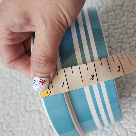 Winifred & Lily Dog Eat Food Bowl Retro Blue And White Striped Bowl With Bone - Picture 7 of 8